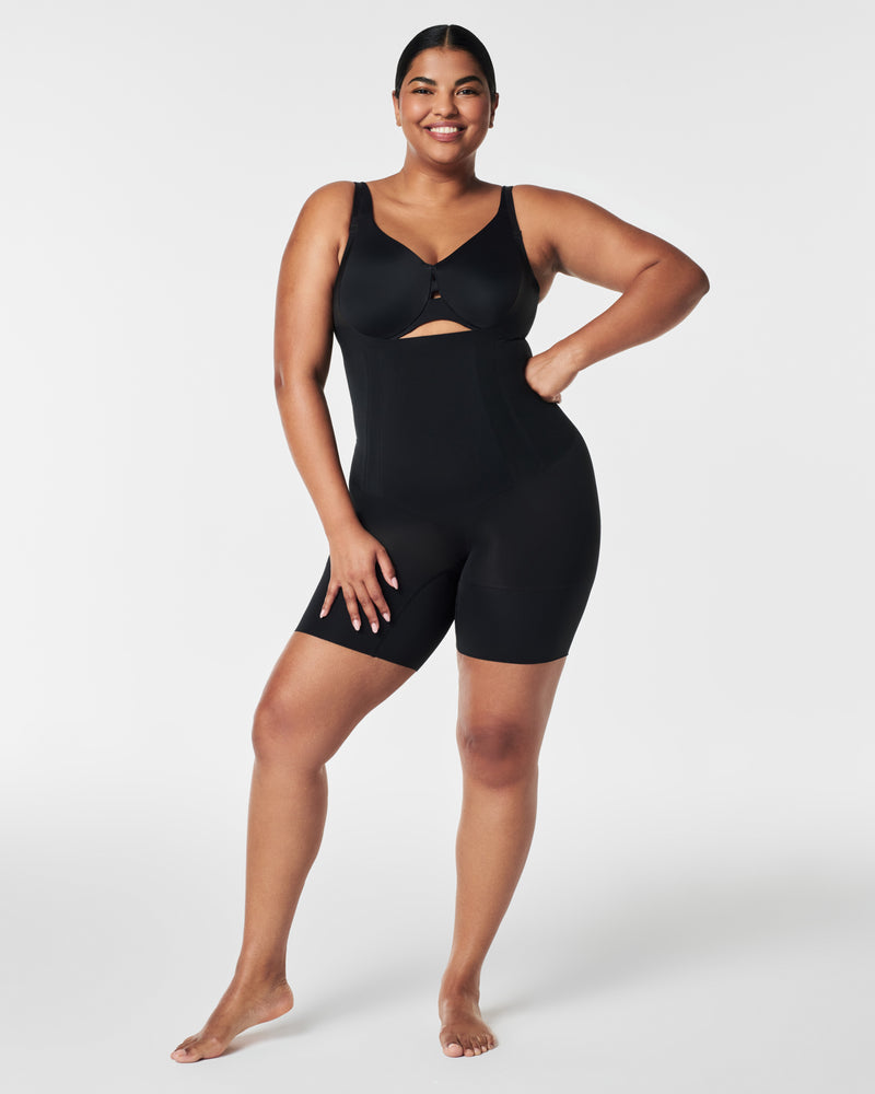 Seamless shaping bodysuit with adjustable straps