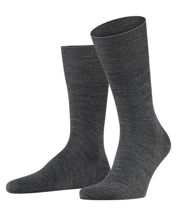 Breathable crew socks with reinforced heel and toe