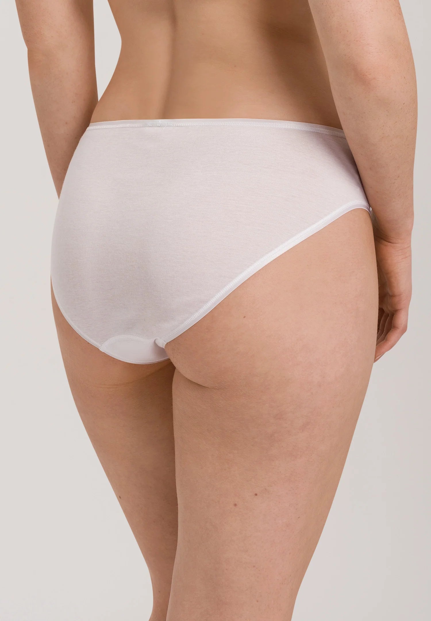 Hanro Cotton Seamless Hi-cut Full Brief