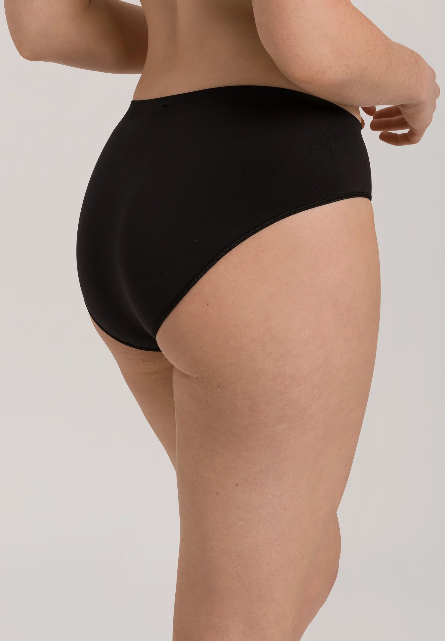 Hanro Touch Feeling Hi-Cut Brief Panty - Noir