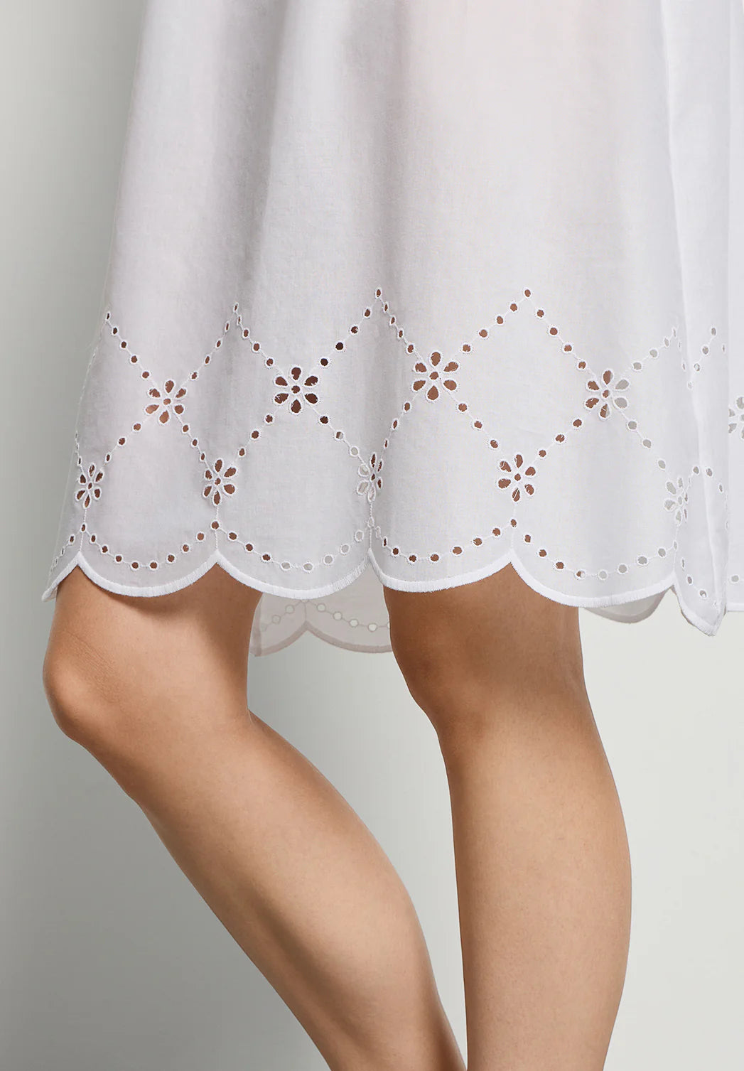 Hanro Lumi Scalloped Cotton Chemise