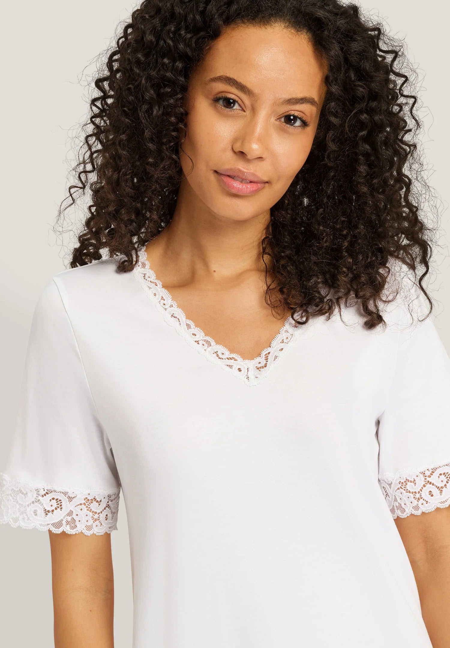 Hanro Moments Lace Trim Cotton Nightgown