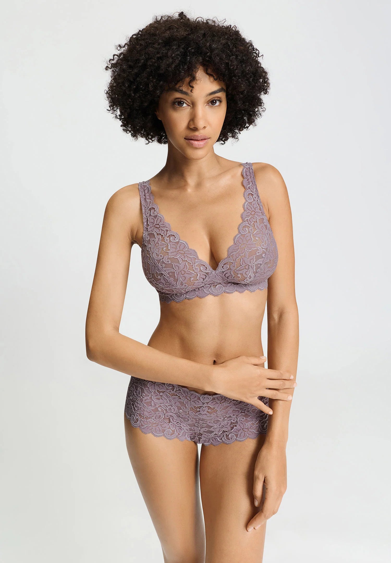 Hanro Luxury Moments All Lace Soft Cup Bra - Stormy Rose