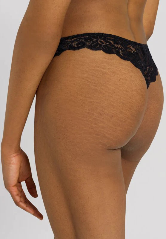 Hanro Moments Elegant French Lace Thong