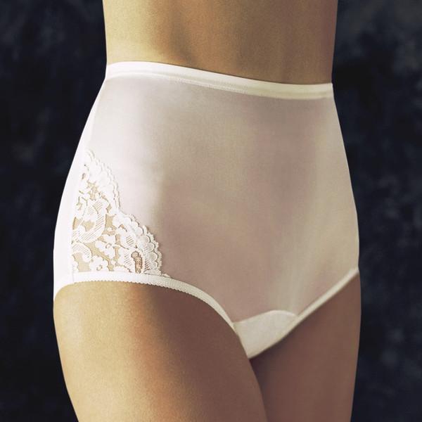 Vanity Fair Perfectly Yours Lace Nouveau Brief