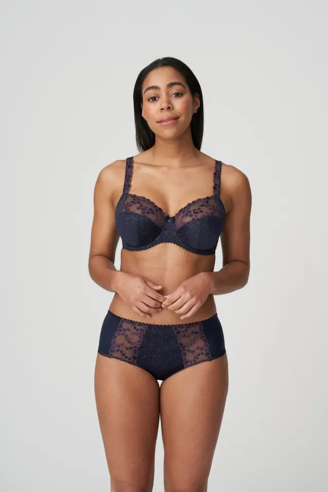 Vertical embroidered Brief panty
