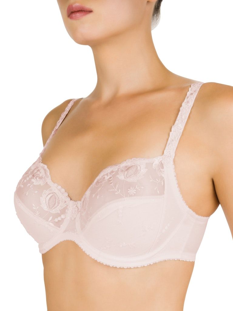2-row, 3-column hook-and-eye closure in the back Bra