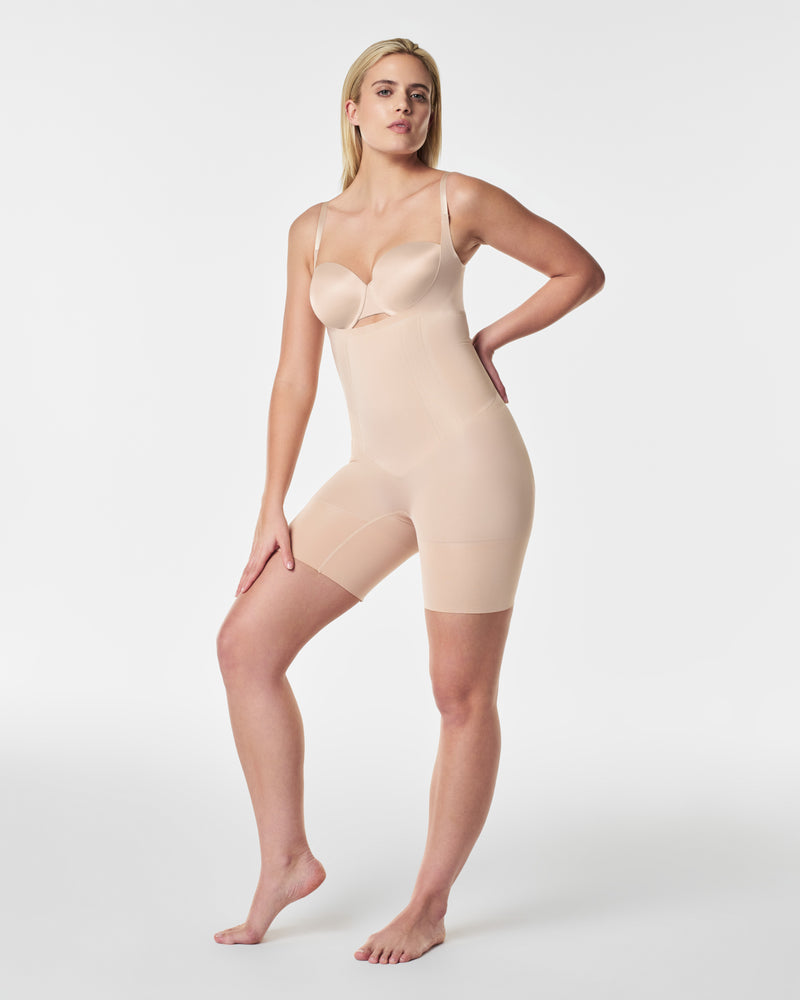 Adjustable straps and double gusset for comfort