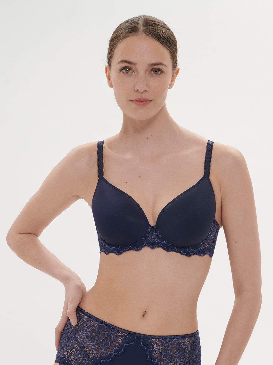 Simone Perele Caresse 3D Plunge Lace Underwire Bra - Ink Blue