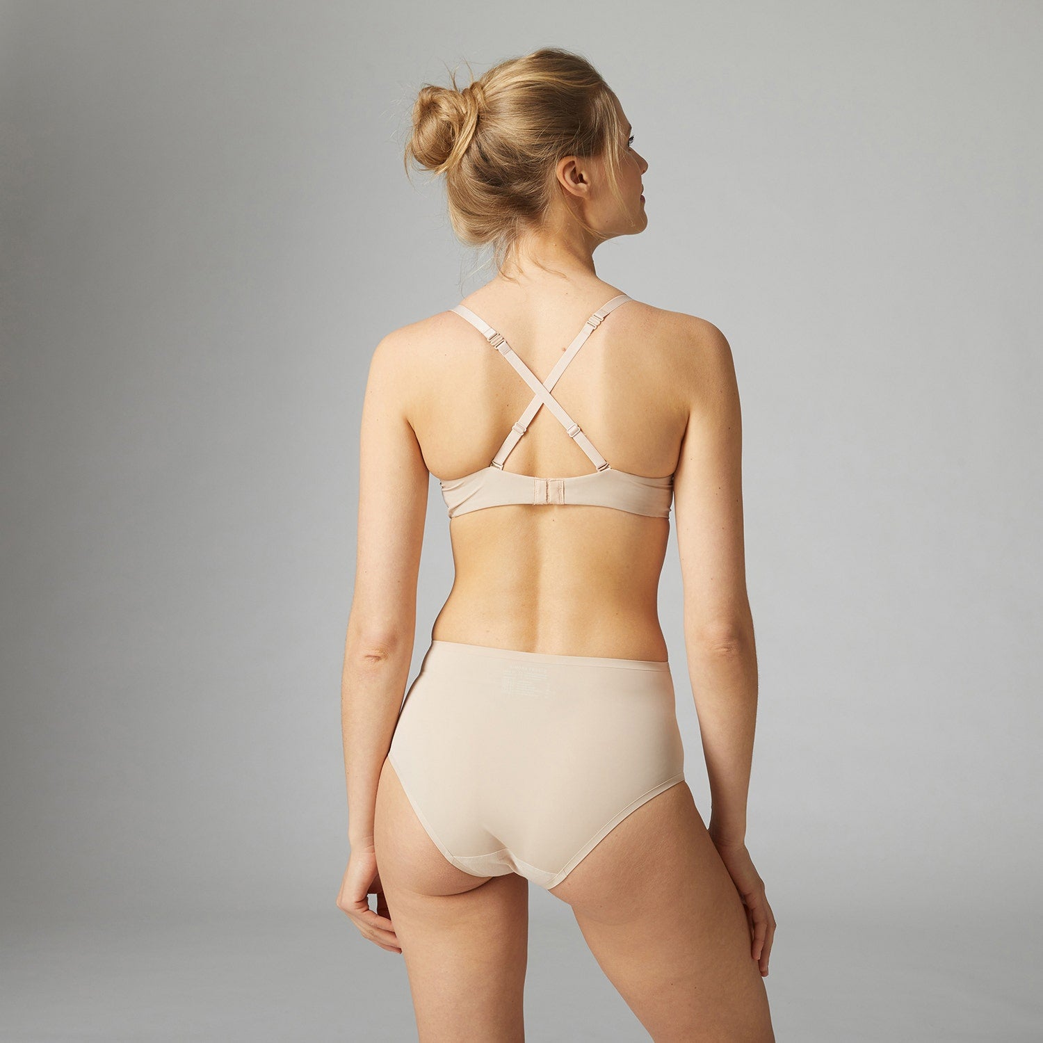 Invisible Nonmoulded Multiposition Bra