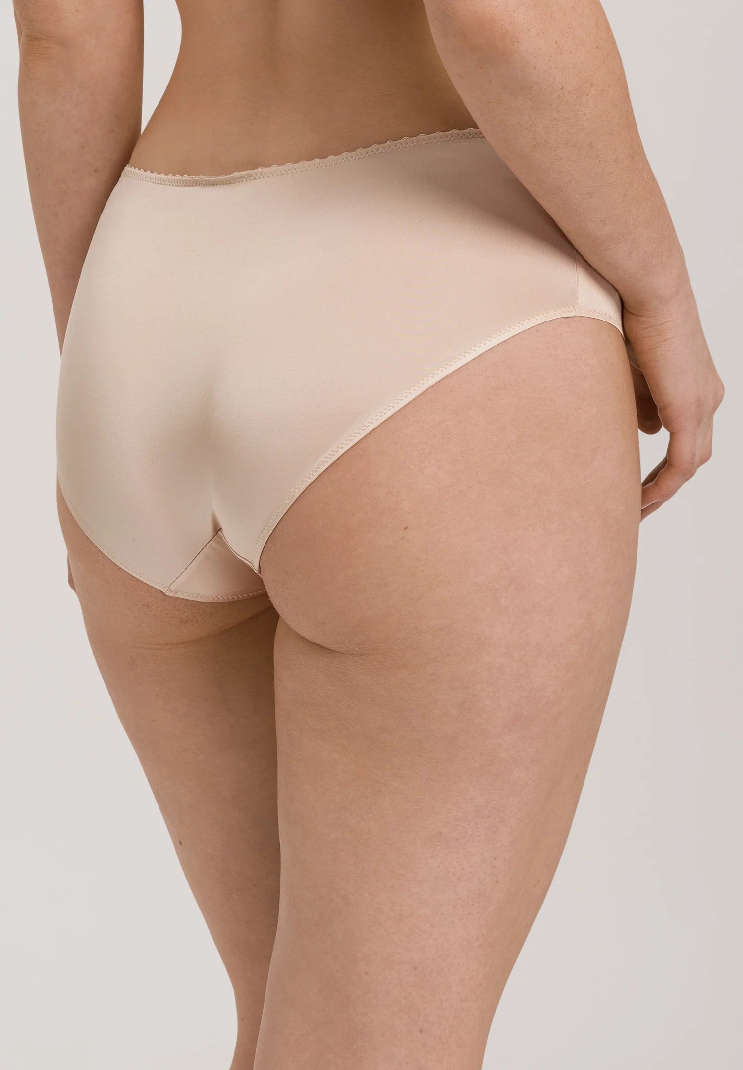 Hanro Satin Deluxe Hipster