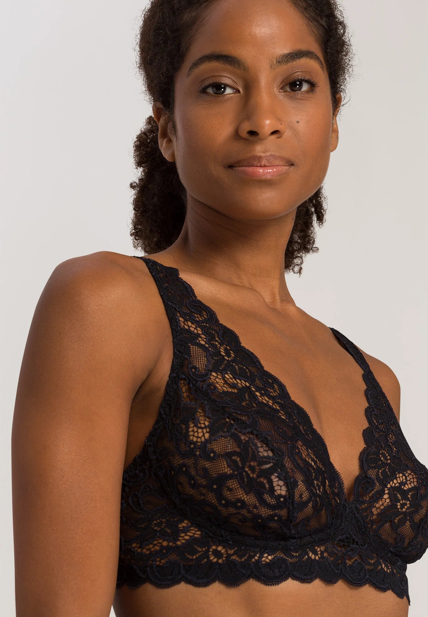 Hanro Luxury Moments All Lace Soft Cup Bra - Black