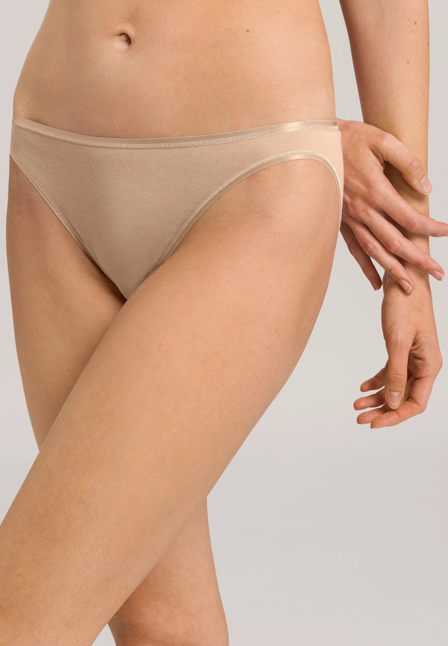 Hanro Cotton Seamless Hi-Cut Brief Panty