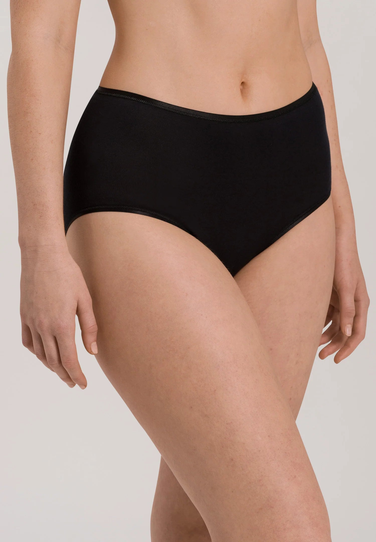 Hanro Cotton Seamless Full Brief Panty