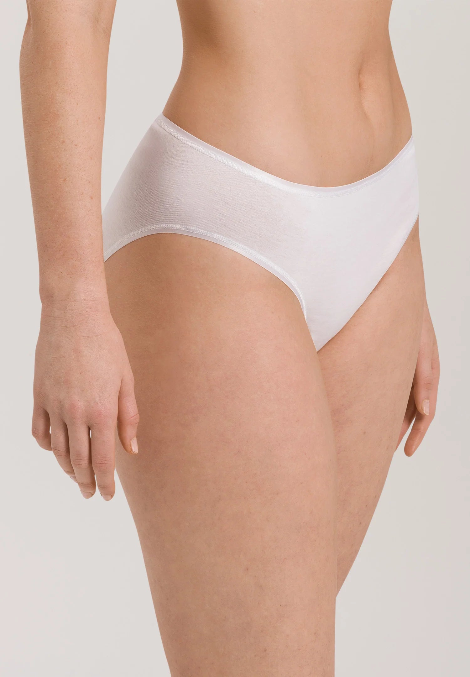 Hanro Cotton Seamless Hi-cut Full Brief