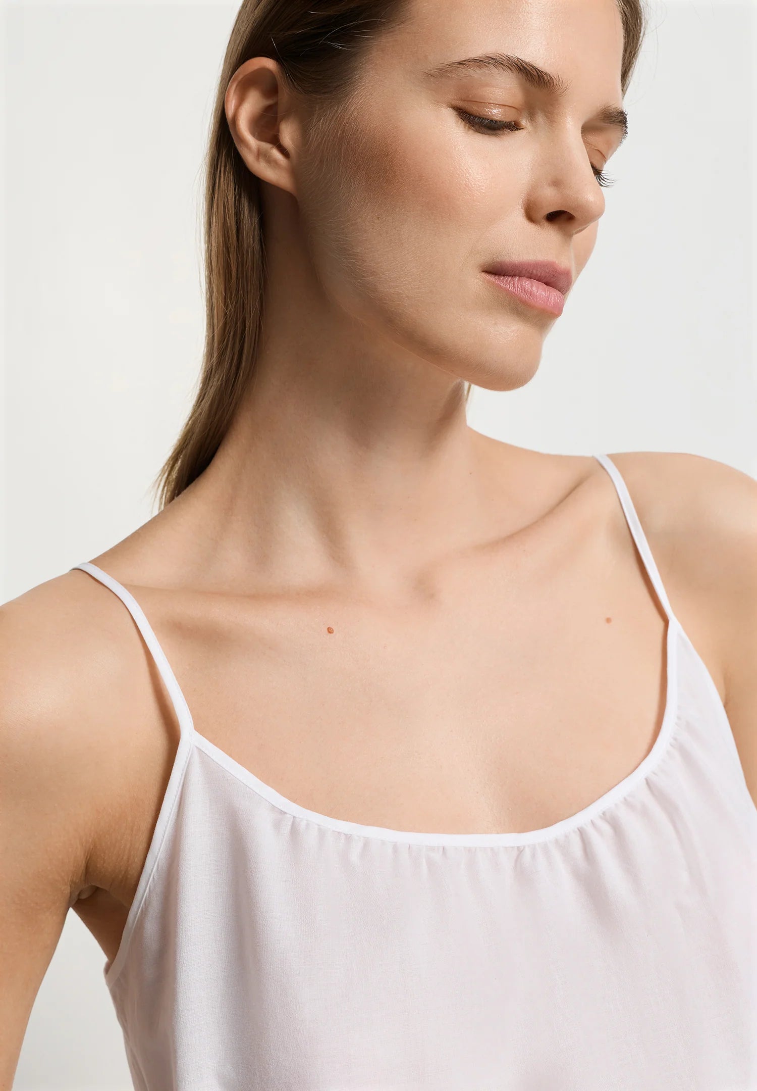 Hanro Lumi Scalloped Cotton Chemise