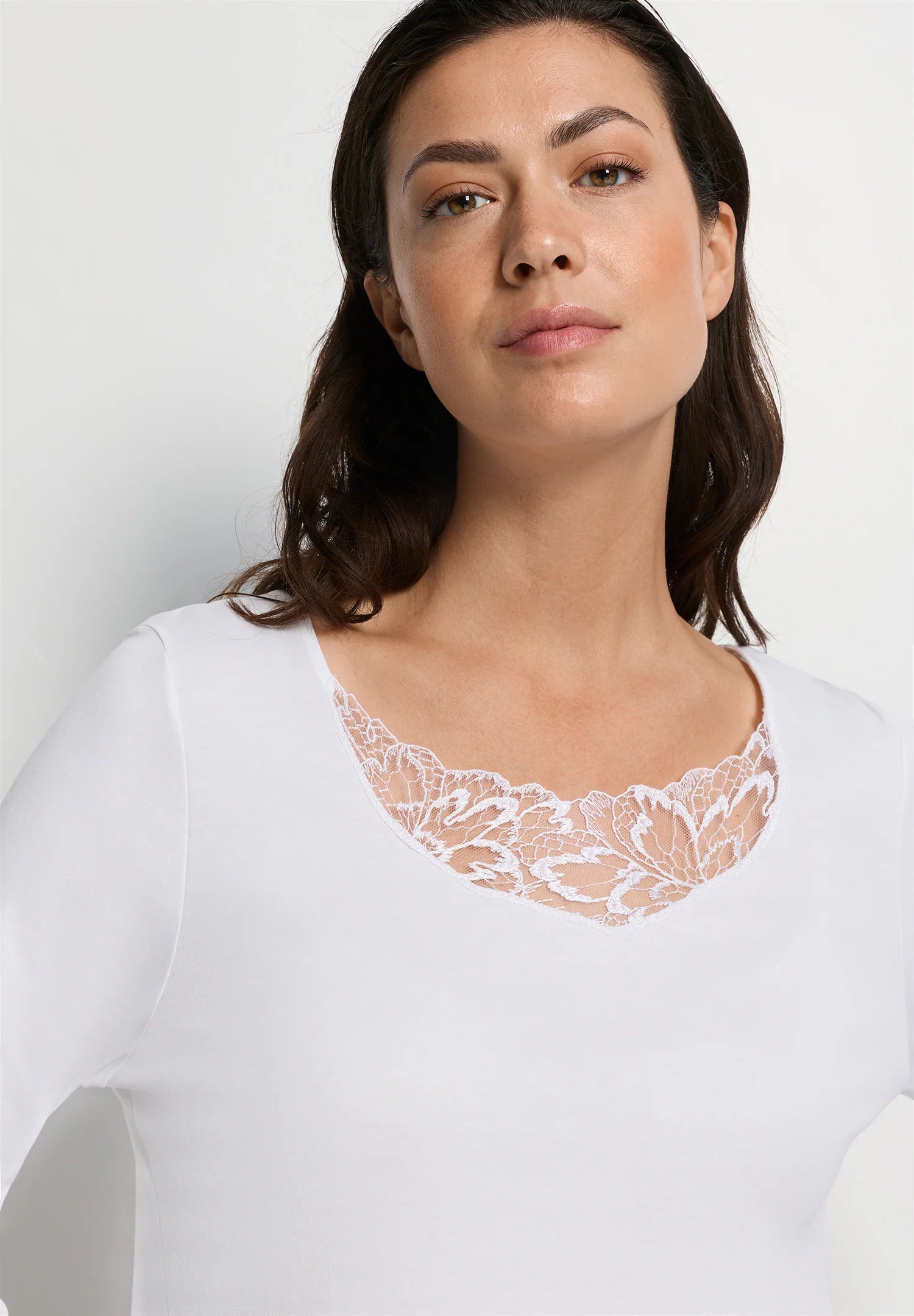 Hanro Belen Embroidered Cotton Nightgown