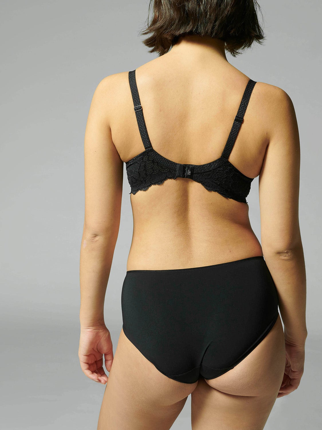 Simone Perele Caresse 3D Plunge Lace Underwire Bra - Black