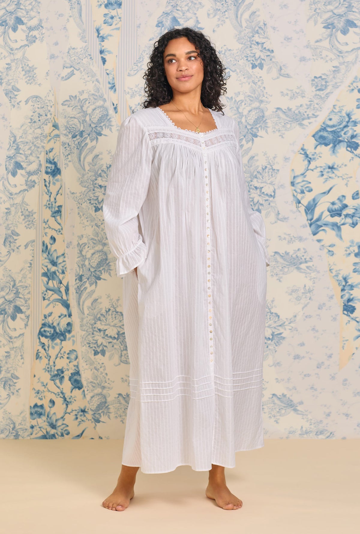 Eileen West Dobby Stripe Plus Long L/S Gown/Robe