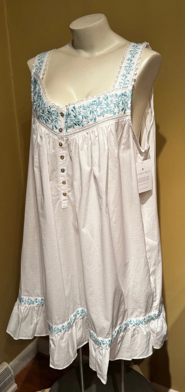 Eileen West The Eileen Lawn Short Chemise