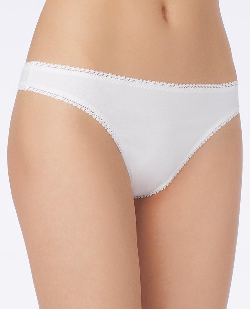 On Gossamer Cabana Thong White